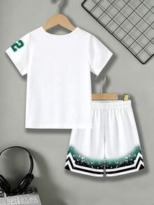 SHEIN 2件組男孩運動休閒足球潑墨短袖T恤與短褲套裝，春/夏 - 彩色 - 查看 2