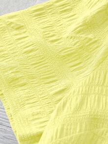 SHEIN LUNE CURVE 大码女式纯色纹理V领短袖休闲常规衬衫，适合外出、度假、夜店等场合 - 鵝黃色 - 查看 4