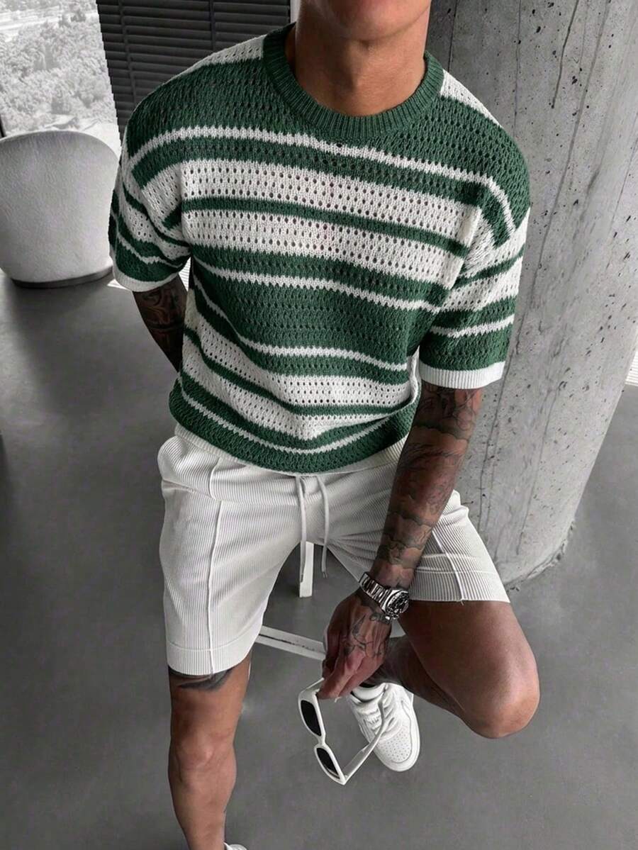 Manfinity LEGND Men's Green Striped Casual Tropical Knit Sweater, Short Sleeve Crew Neck Patchwork Ribbed Polo Shirt For Autumn, Vacation, Beach Tropical Style - Dark Green - View 1