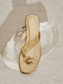 SHUZIA Women's MinimalistShell Decor Thong Strap Slip-On Flat Sandals - Gold - View 5