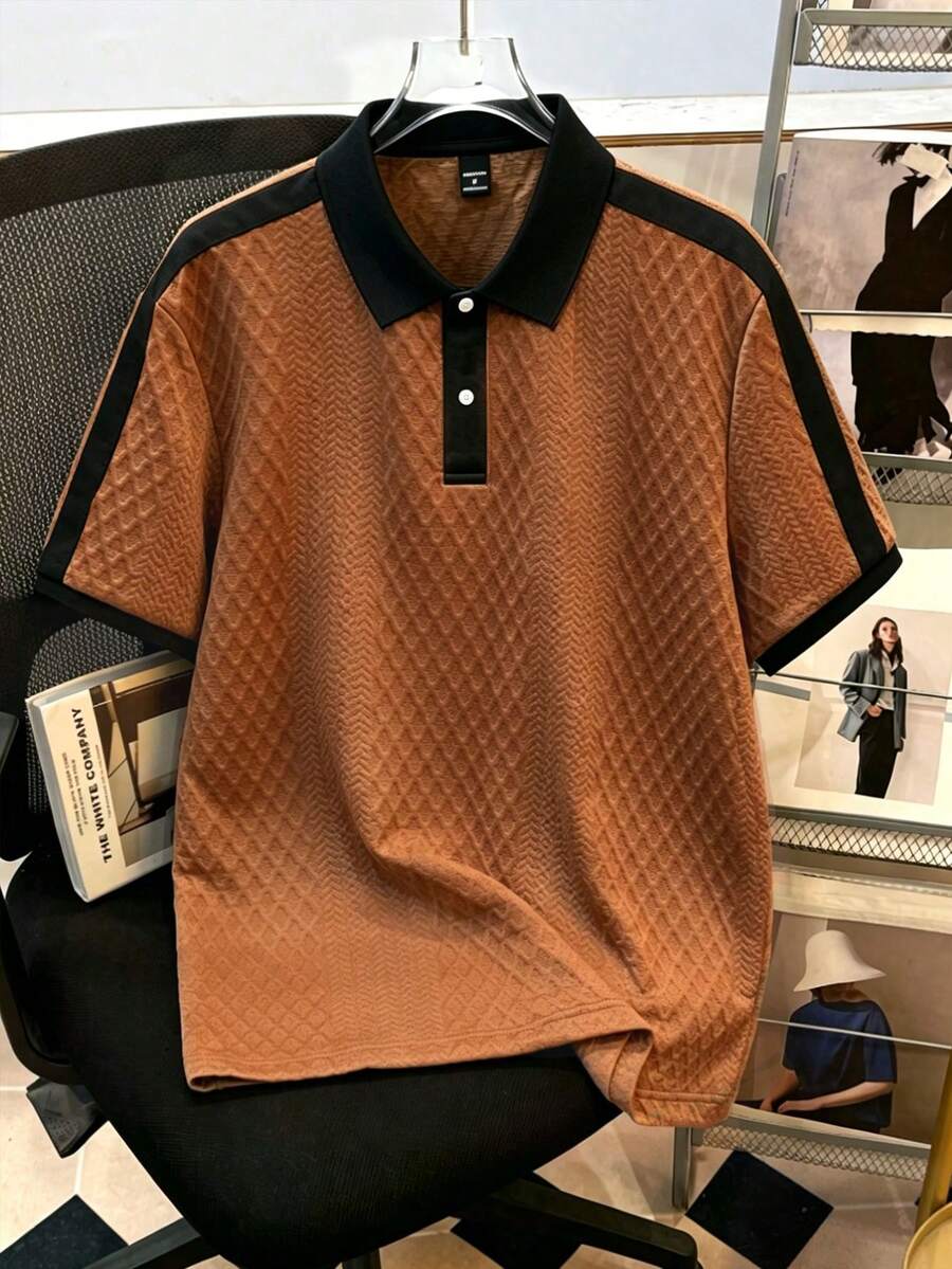 Manfinity Joysei 男士针织提花纯色纹理领口和袖口罗纹双扣 Polo 衫 - 棕色 - 查看 1