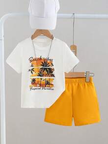 SHEIN Vacaura 男童休闲时尚舒适两件套，男童休闲服，柔软舒适的短袖T恤和短裤运动套装，热带棕榈树图案，非常适合夏季，时尚休闲装，返校季，适合度假、户外野餐、街头摄影、校园、节日，也是送礼佳品。 - 彩色 - 查看 4