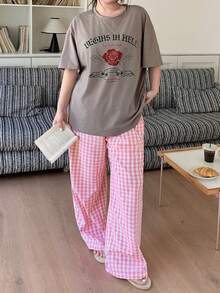 Dazy Plus Set de pijama de 2 piezas con parte superior de manga corta holgada con estampado gráfico y pantalón largo a cuadros para mujer talla grande, primavera/verano - Gris - Ver 5