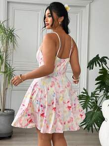 SHEIN EZwear Đầm hai dây thanh lịch dành cho nữ cỡ lớn, có dây buộc, họa tiết hoa, thích hợp cho kỳ nghỉ. - Nhiều màu - Xem 2