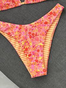 Swim Mod 女款 26SS 春夏新款甜美花卉條紋細肩帶 V 領露背三角上衣 & 高衩三角泳褲比基尼泳衣 2 件組 - 彩色 - 查看 4