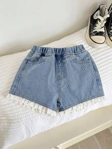 SHEIN Little Byeori 女童夏季波西米亚风休闲柔软可爱白色蕾丝拼接蓝色牛仔宽松短裤，适合春夏日常穿着、街头风、节日、派对、海滩、生日、乡村、毕业典礼、休闲、暑假等场合，4岁 - 淺色水洗藍 - 查看 5