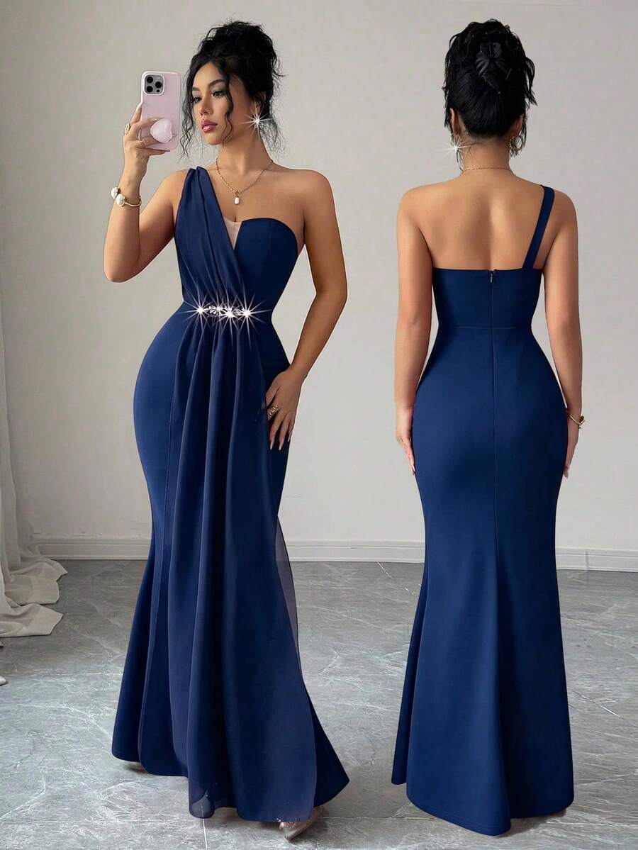 SHEIN Elenzya 优雅浪漫的仿珍珠装饰女士连衣裙,采用不对称肩部抹胸设计,收腰剪裁,鱼尾裙摆,适合派对和聚会场合。 - 藏蓝色 - 查看 1