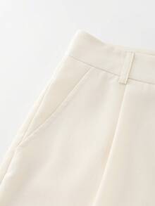 SHEIN Franclia 女士圆领上衣和纯色褶皱口袋短裤休闲两件套 - 杏色 - 查看 5