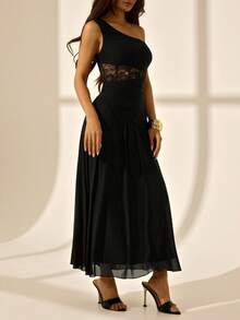 SHEIN PETITE Đầm dài màu đen thanh lịch cổ lệch cho nữ, không tay, chất liệu vải dệt kim, ôm sát cơ thể, hơi xuyên thấu, xếp ly, xòe nhẹ. - màu đen - Xem 3
