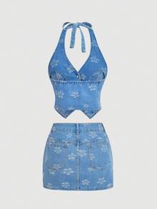 Sweetra Bộ đồ denim thường ngày dành cho nữ, gồm áo hai dây buộc cổ, in họa tiết hoa, cài cúc đơn và chân váy ngắn. - Màu xanh lam - Xem 2