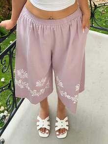 Dazy Plus Pantalones capri de pierna ancha con estampado de patrón para vacaciones en la playa, ropa de estar en casa para primavera/verano, talla grande - Púrpura polvoriento - Ver 5