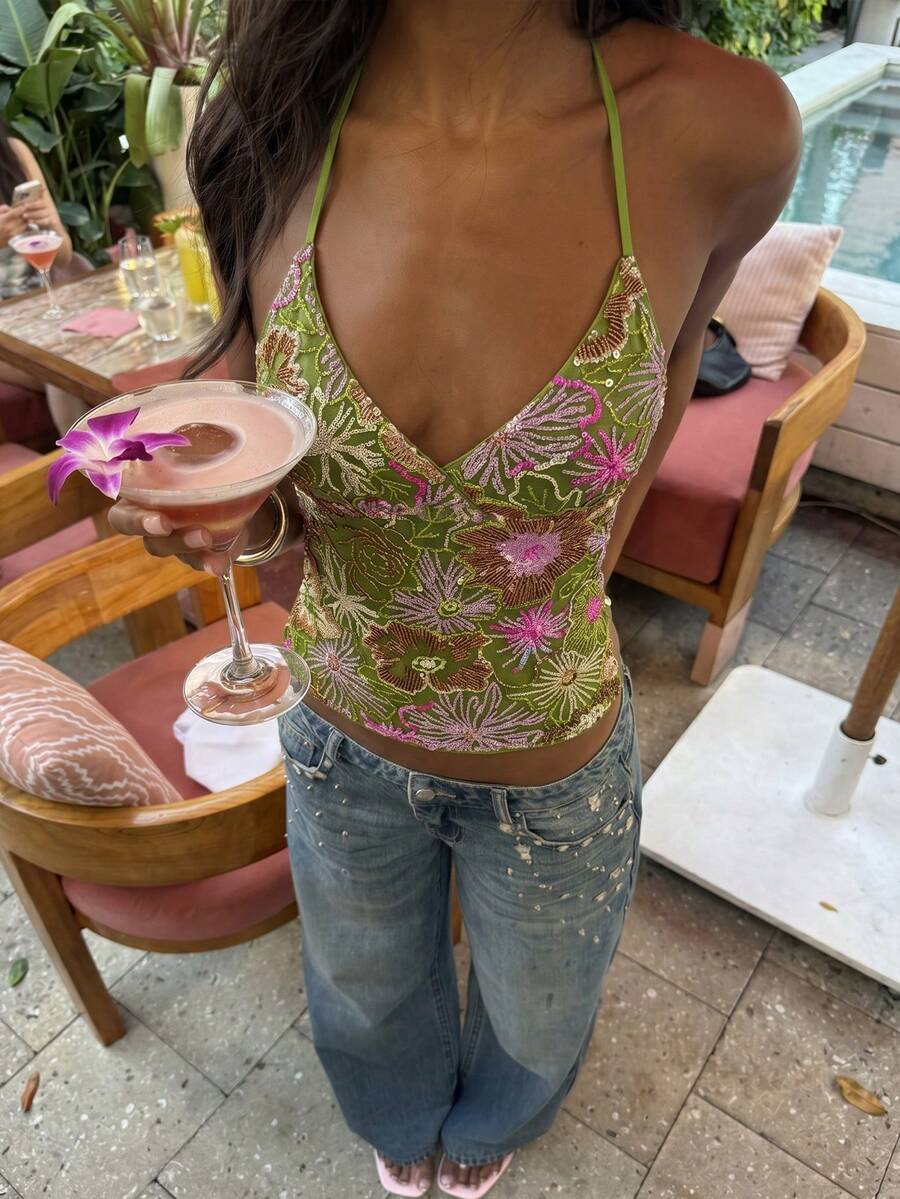 Glamine 女士绿色串珠刺绣交叉露背吊带背心，时尚性感度假上衣，串珠刺绣衬衫 - 綠色 - 查看 1