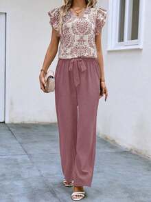 SHEIN PETITE Bộ đồ nữ mùa hè màu hồng in hoa, áo tay loe cổ chữ V dáng rộng và quần ống rộng, trang phục thường ngày phong cách bohemian, thích hợp cho kỳ nghỉ, đi biển, dạo phố, chụp ảnh, dự tiệc âm nhạc. - Hồng - Xem 3