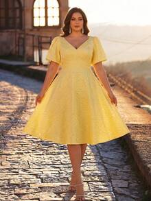 Aureia Plus Size Elegant Ellegant Yellow V-Neck Petal Sleeve Maxi Dress - Yellow - View 5