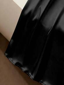 GlowEve CURVE Gaun Pesta Kasual Warna Polos untuk Wanita Ukuran Plus - Hitam - View 4