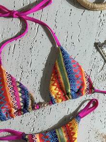 Swim Mod 女款 26SS 春夏新款 鉤編風面料 金屬裝飾 V領露背 繞帶式 三角底比基尼泳衣 2件組 - 彩色 - 查看 4