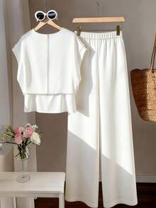 GlowEve CURVE Bộ đồ 2 món thanh lịch dành cho nữ: Áo tay cánh dơi cổ chữ V bằng vải chiffon và quần ống rộng thẳng. - trắng - Xem 2