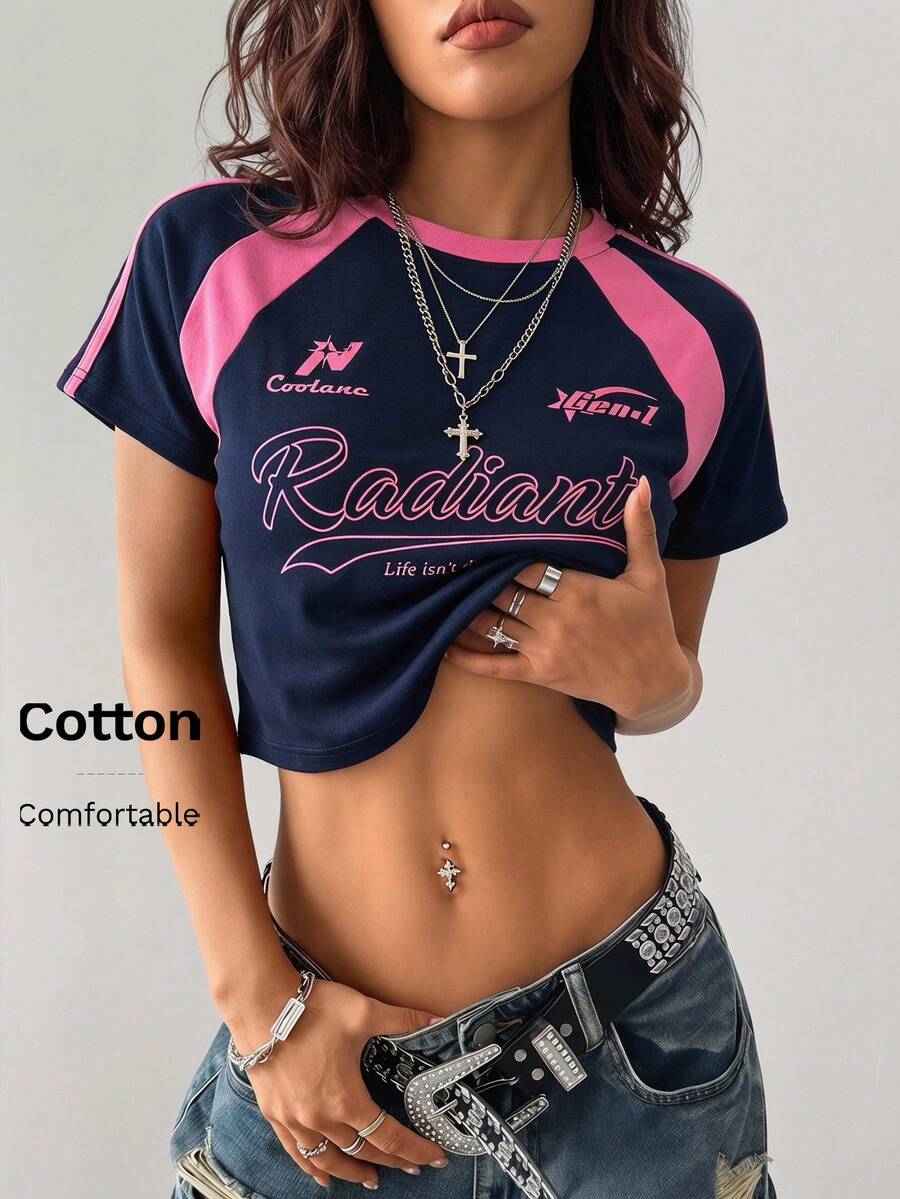 Coolane 女士春夏日常穿搭学院风街头风复古运动风休闲音乐节针织字母印花弹力梭织织带拼接撞色酒红色宽松短款插肩袖T恤 - 藏蓝色 - 查看 1