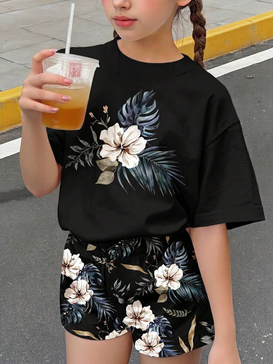 休闲简约热带花卉印花,少女休闲圆领短袖T恤和短裤两件套,适合春夏日常、居家、上学穿着,复古花卉图案,春夏时尚,春夏穿搭,休闲度假风,轻松别致,休闲穿搭 - 彩色 - 查看 1