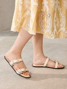 MOTF ESTACIÓN EUROPEA NUEVA MODA RETRO HEBILLA DOBLE CORREA PUNTERA REDONDA PLANA CASUAL CHIC MINIMALISTA CÓMODA SUAVE SANDALIAS DE PLAYA DESLIZANTES PARA MUJERES - Beis - Ver 5