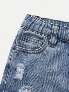 SHEIN Quần short denim đen rách nhẹ, dáng suông, cài cúc trước, có túi, dành cho bé trai, phong cách đường phố mùa hè. Trang phục mùa xuân/hè cho bé trai, phong cách đường phố, trang phục nghỉ xuân. - Rửa nhẹ - Xem 3