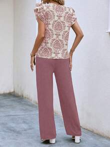 SHEIN PETITE Bộ đồ nữ mùa hè màu hồng in hoa, áo tay loe cổ chữ V dáng rộng và quần ống rộng, trang phục thường ngày phong cách bohemian, thích hợp cho kỳ nghỉ, đi biển, dạo phố, chụp ảnh, dự tiệc âm nhạc. - Hồng - Xem 2