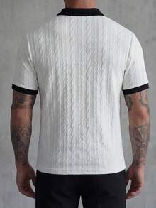 Manfinity Homme 经典黑白条纹加长款 Polo 衫，时尚纹理面料，适合休闲、居家、通勤穿着，是送给男友或丈夫的绝佳礼物，男士白色纹理 Polo 衫 - 白色 - 查看 3