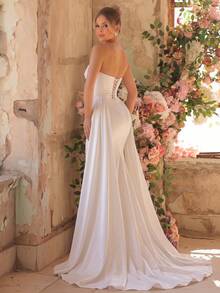 Glamrae Đầm maxi dáng suông, tối giản, thanh lịch, chất liệu satin màu kem, xếp ly nâng ngực, họa tiết hoa 3D, chân váy đuôi cá có gọng và bèo nhún bên hông, phù hợp với nhiều nhu cầu về váy cưới cho nữ. - trắng - Xem 7