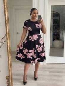 SHEIN Lady CURVE 大码优雅印花连衣裙，夏季 - 彩色 - 查看 1