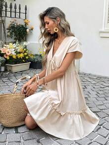 SHEIN LUNE Đầm nữ màu trơn, kiểu dáng thường ngày, màu trơn, có nơ và bèo nhún, cổ chữ V, tay ngắn, thích hợp cho kỳ nghỉ hè, đi làm, đi chơi, thời trang cơ bản, đầm hè nữ, đầm cotton phong cách boho, đầm nghỉ mát, đầm thường ngày, đầm dự tiệc. - Màu be - Xem 4