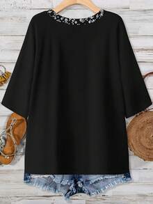 EMERY ROSE Camiseta holgada de cuello en V con estampado floral romántico minimalista casual y contraste de color, adecuada para mujeres de talla grande, top negro apto para el verano - Multicolor - Ver 2