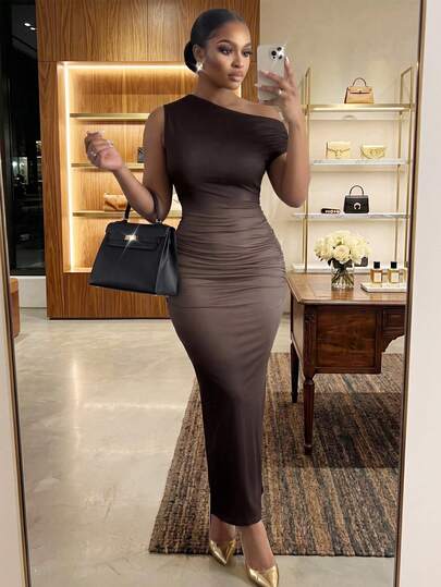 SHEIN Lady CURVE Vestido ajustado de hombro asimétrico con efecto degradado para mujer de talla grande