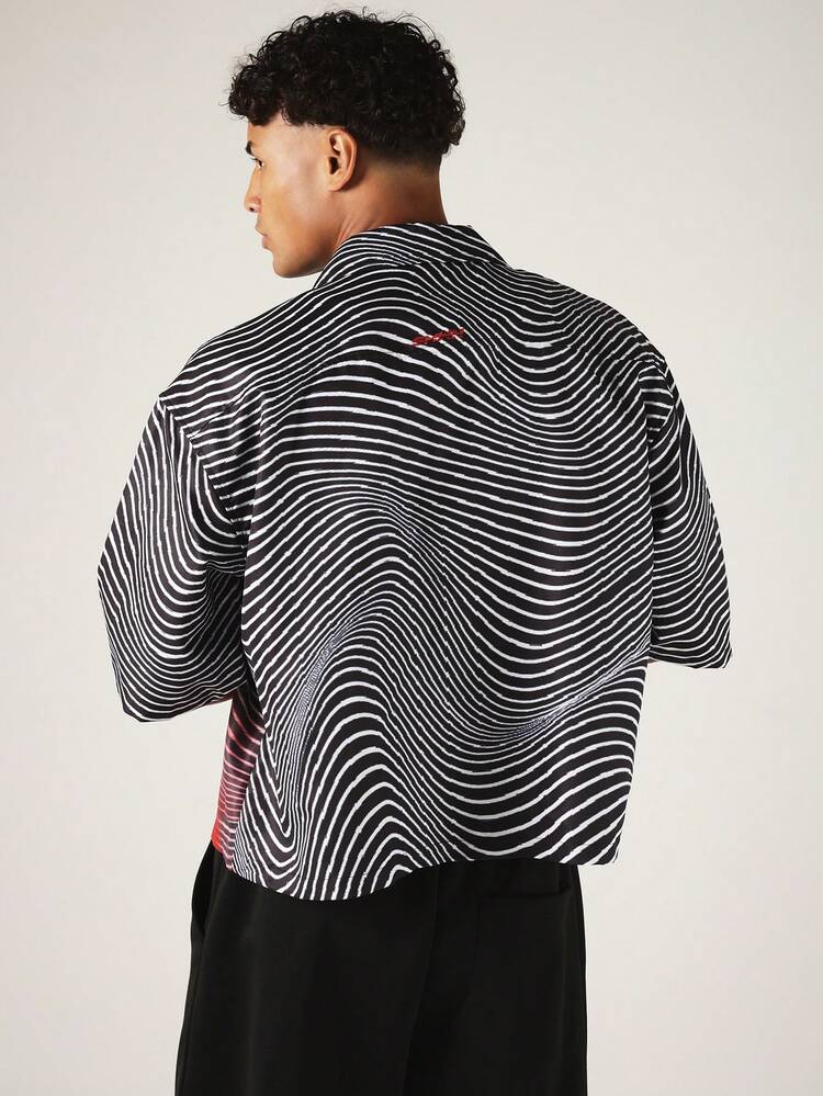 Crop Fit Short Sleeve Button-Up Shirt With All Over Swirl Print And Spread Collar Summer Style
