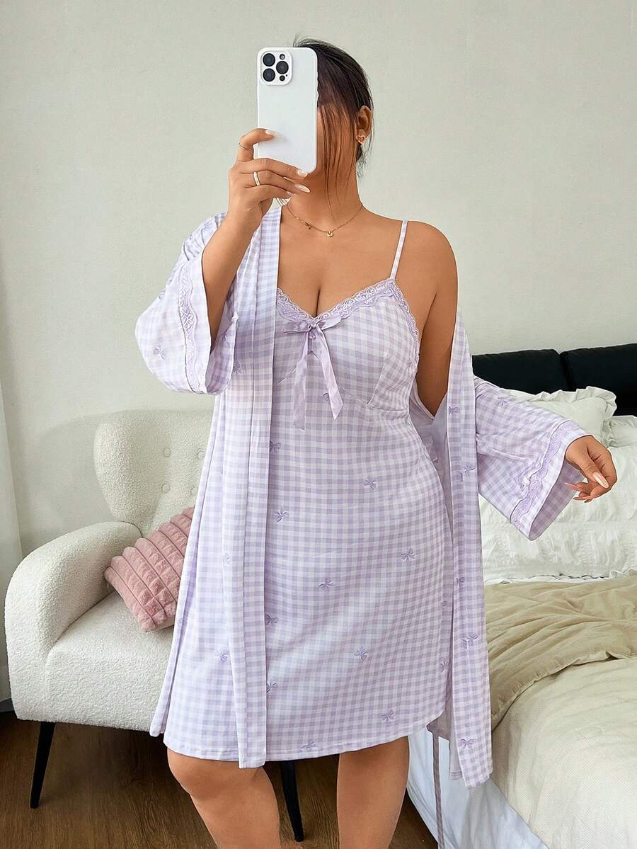 Napfluff CURVE Napfluff CURVE Bộ đồ ngủ áo choàng và áo hai dây ren nơ kẻ caro tím, tươi mát và thanh lịch. - Màu tím hoa cà - Xem 1