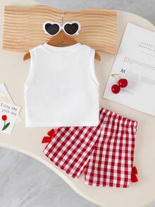 SHEIN Playful Pals 2件組幼女可愛夏季套裝 紅色與白色格紋短褲搭配櫻桃印花無袖背心 嬰兒女童度假海灘服飾套裝 - 紅色 - 查看 2