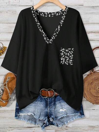 EMERY ROSE Camiseta holgada de cuello en V con estampado floral romántico minimalista casual y contraste de color, adecuada para mujeres de talla grande, top negro apto para el verano