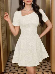 Modelyn 黄色提花设计收腰优雅连衣裙，适合女士外出和约会穿着。 - 杏色 - 查看 3