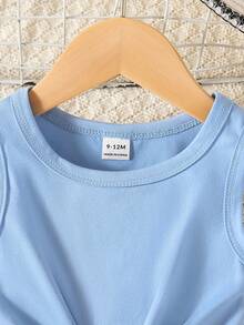 SHEIN Playful Pals 女嬰藍色夏季可愛度假節日復古植物印花無袖背心與短褲套裝 結飾提花圓領蝴蝶結短褲 2件套裝 - 淺藍色 - 查看 3