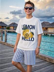 SHEIN 两件套儿童/青少年男童夏季休闲度假可爱字母柠檬印花短袖T恤搭配松紧腰条纹短裤套装，适合通勤、上学、日常休闲、运动、春夏季节、海滩度假等场合。 - 藍色 - 查看 7