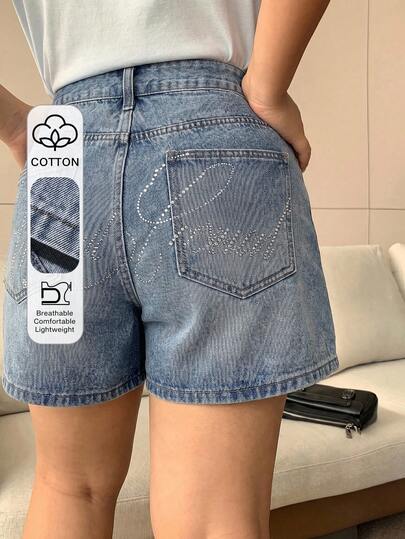 Dazy Plus Quần short denim đính đá chữ, cạp thường, quần short thường ngày cho bé gái cỡ lớn, mùa xuân/hè.