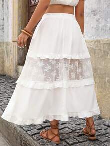 Breezaya Falda evasé de encaje calado y parches, con un estilo elegante y estilizador para tallas grandes - Blanco - Ver 2