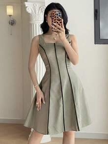 Feyla Gaun Mini Tanpa Lengan dengan Trim Kontras Elegan untuk Wanita, Musim Panas - Hijau - View 1