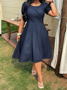Dazy Plus Dark Wash Blue Solid Round Neck Waist Gathered Puff Sleeve A-Line Plus Size Women Midi Denim Dress, Spring/Summer Vacation - Dark Wash - View 2