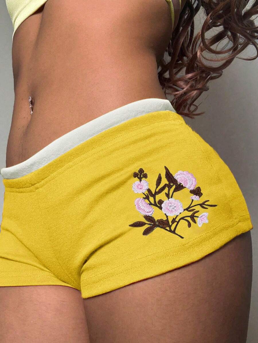 Flirla Quần short nữ thêu hoa lãng mạn - Nhiều màu - Xem 1