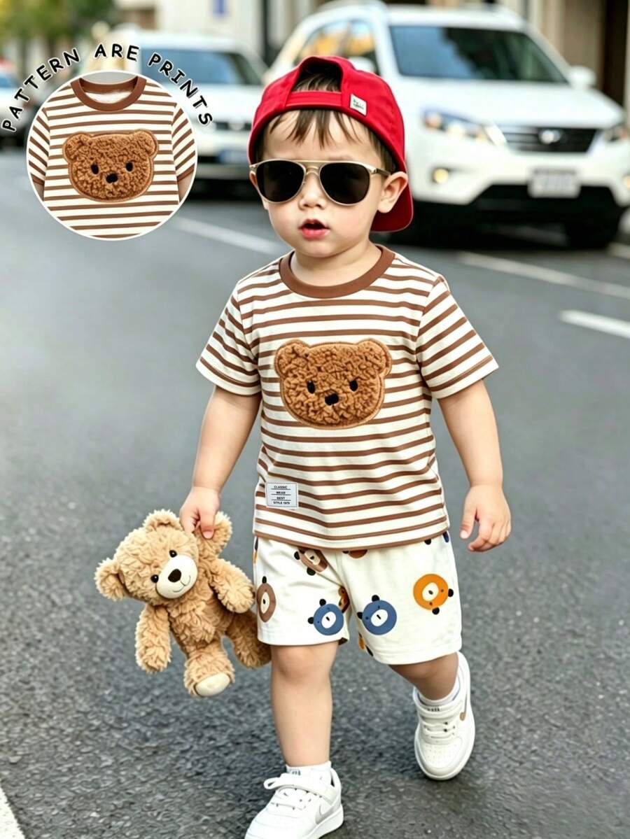 两件套幼儿男童可爱小熊印花条纹短袖上衣和彩色小熊图案短裤套装,休闲舒适,适合拍照、日常穿着、外出、度假、送礼,春夏季皆宜。 - 杏色 - 查看 1