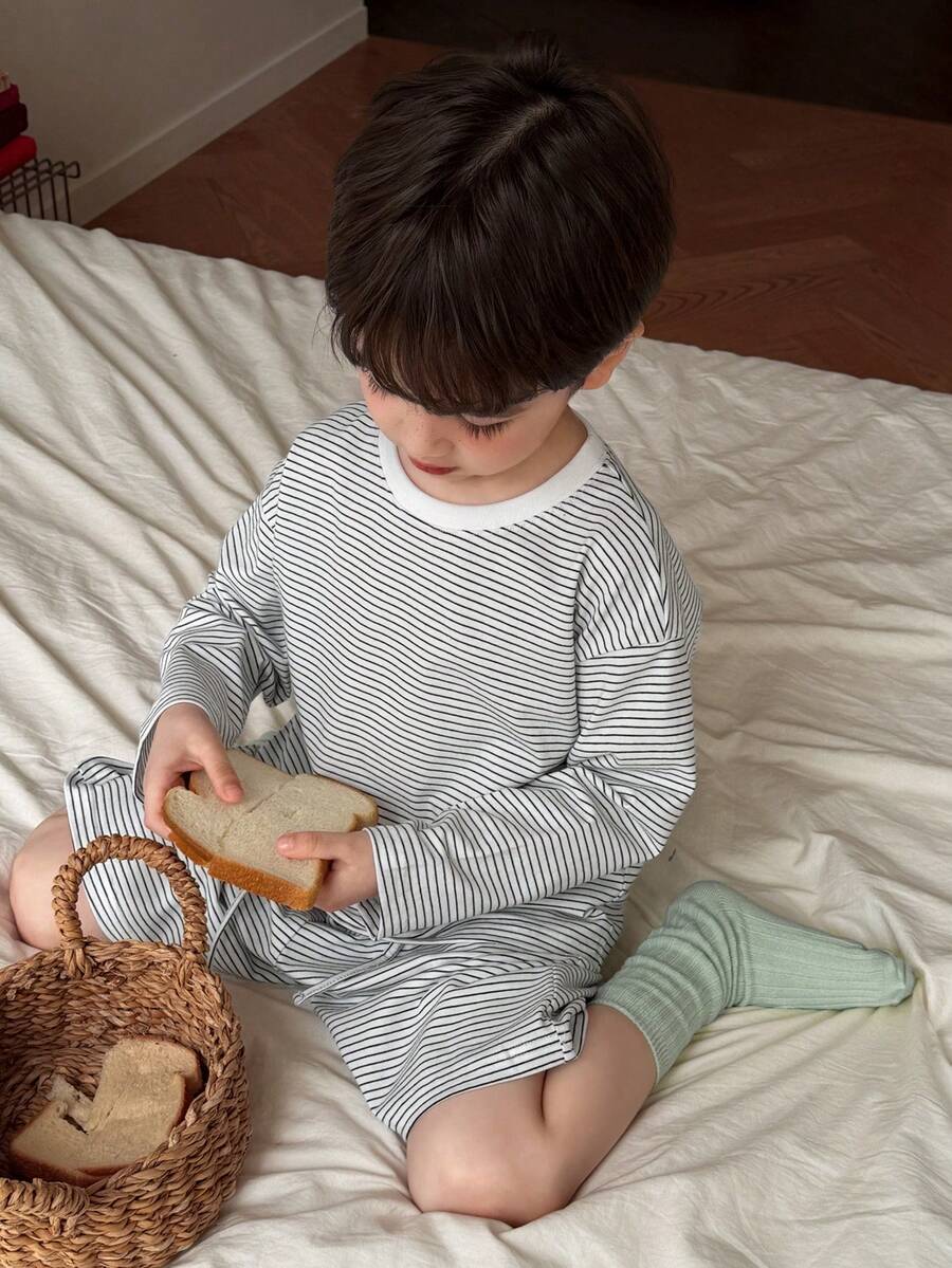 DAZY 条纹宽松圆领休闲上衣+短裤套装,幼儿男童家居服 - 黑與白 - 查看 1