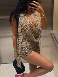 SHEIN SXY Bộ áo liền quần nữ họa tiết da báo, cổ yếm, hở lưng, gợi cảm, phong cách thường ngày. - Nhiều màu - Xem 6