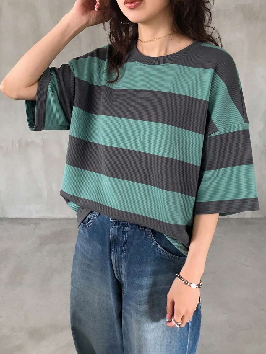 FRIFUL 女款黑白條紋寬鬆休閒T恤,夏季圖案印花短袖上衣 - 綠色 - 查看 1
