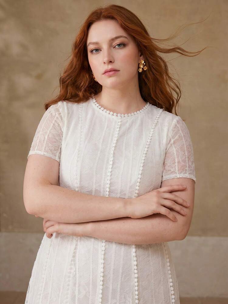 PLUS SIZE WOMEN'S WHITE LACE PATCHWORK RUFFLE TRIM ROUND NECK SHORT SLEEVE FITTED DRESS, CASUAL & DATE WEAR, SPRING/SUMMER