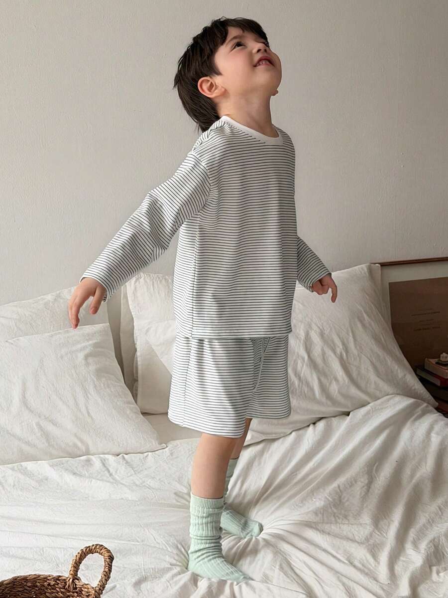 DAZY 条纹宽松圆领休闲上衣+短裤套装,幼儿男童家居服 - 黑與白 - 查看 1